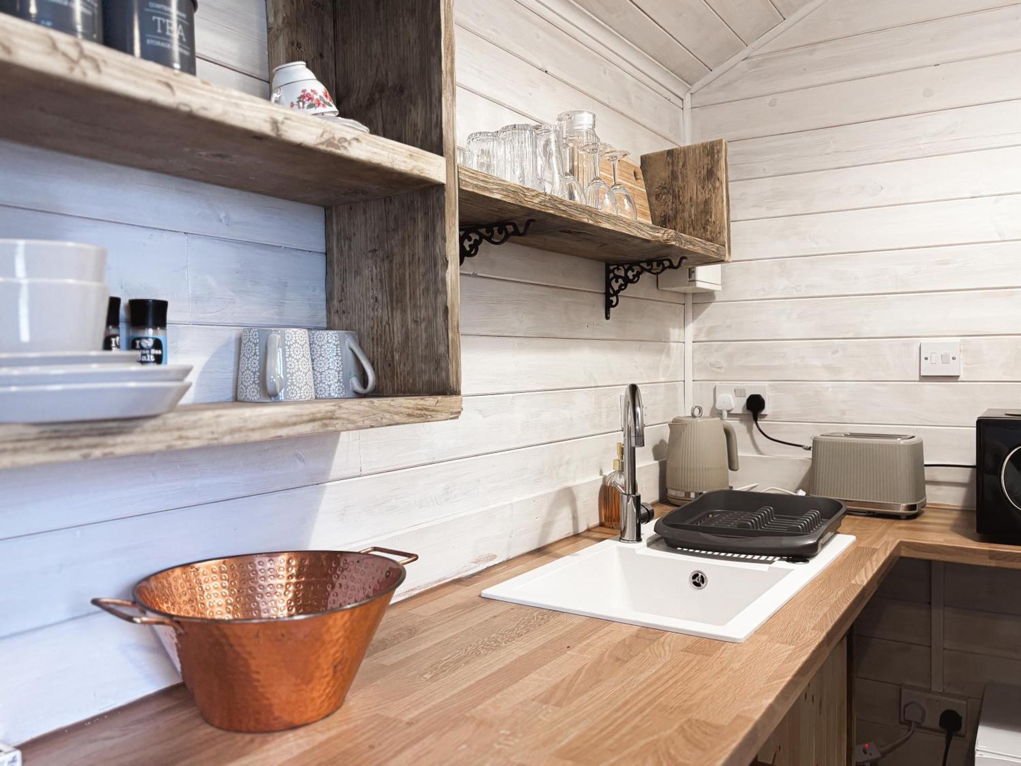 'Swan' Lakeview Lodge Bishampton Екстериор снимка